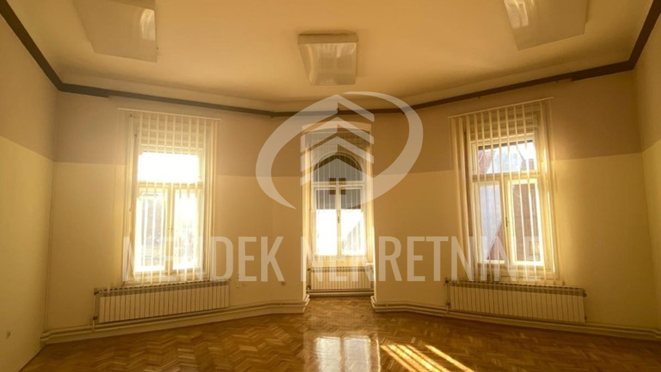 Commercial Property, 30 m2, For Rent, Varaždin - Centar